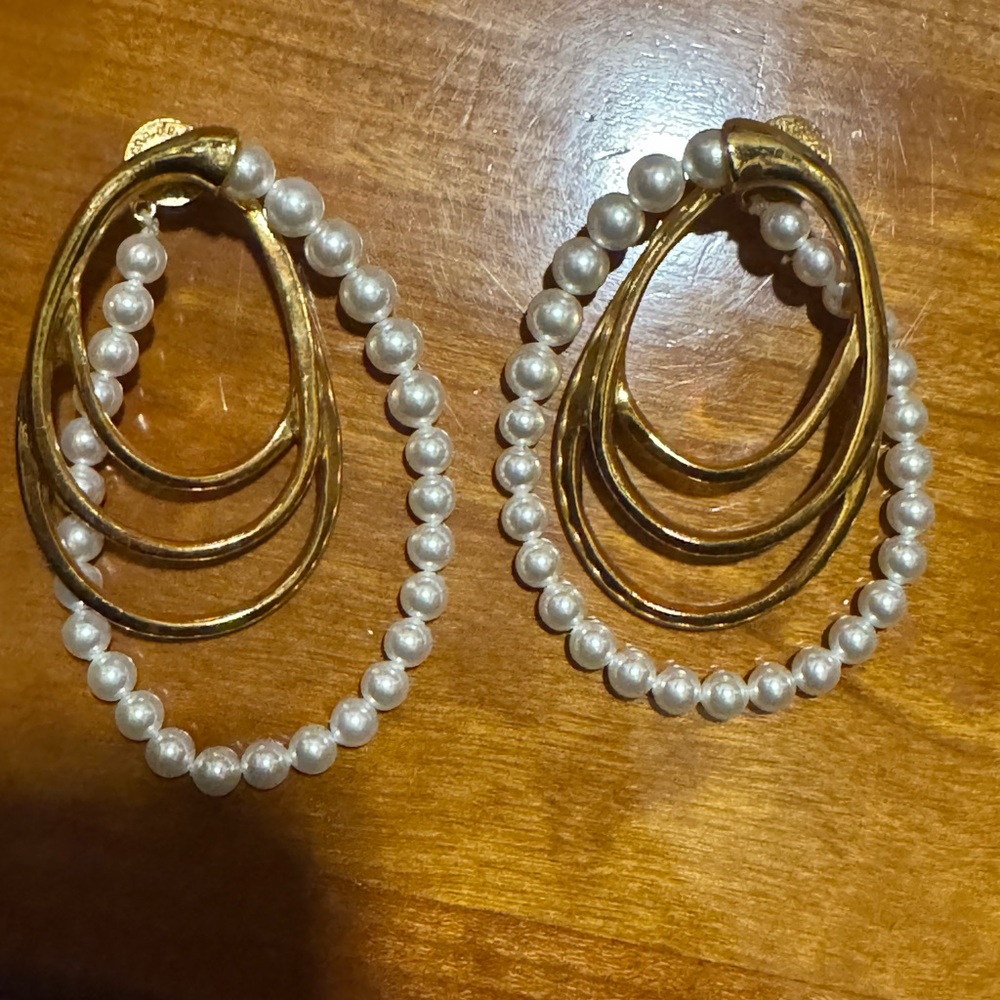 Vintage Napier gold and pearl hoop earrings - Picture 2 of 6